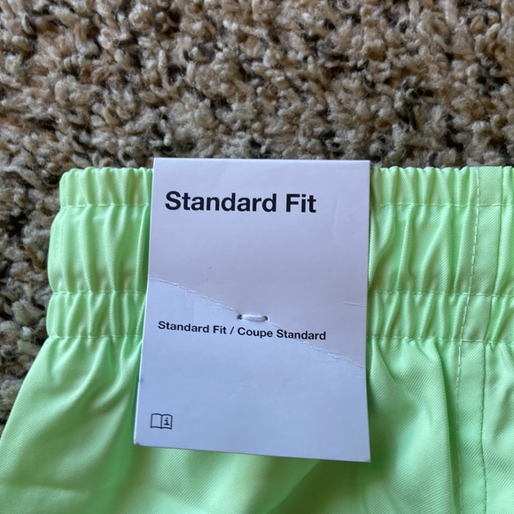 Mens Nike shorts. Medium. Standard fit - Picture 3 of 6